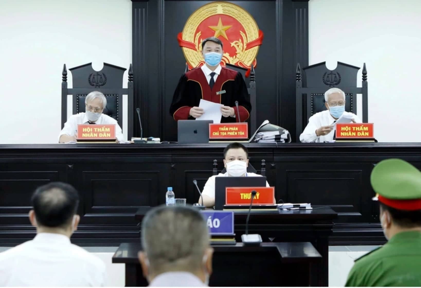 Vụ thả người trái pháp luật: Cựu đại tá Công an Phùng Anh Lê bị tuyên án 7 năm 6 tháng tù