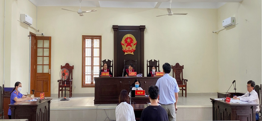 Lấy ý kiến của con chưa thành niên từ đủ 07 tuổi trở lên trong vụ án ly hôn và sự tham gia của Kiểm sát